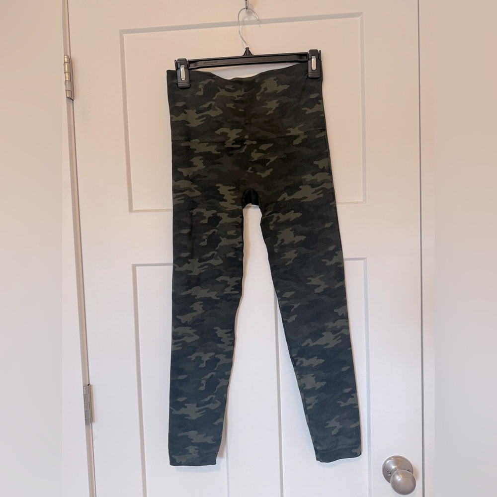 Spanx Seamless Green Camo Legging
